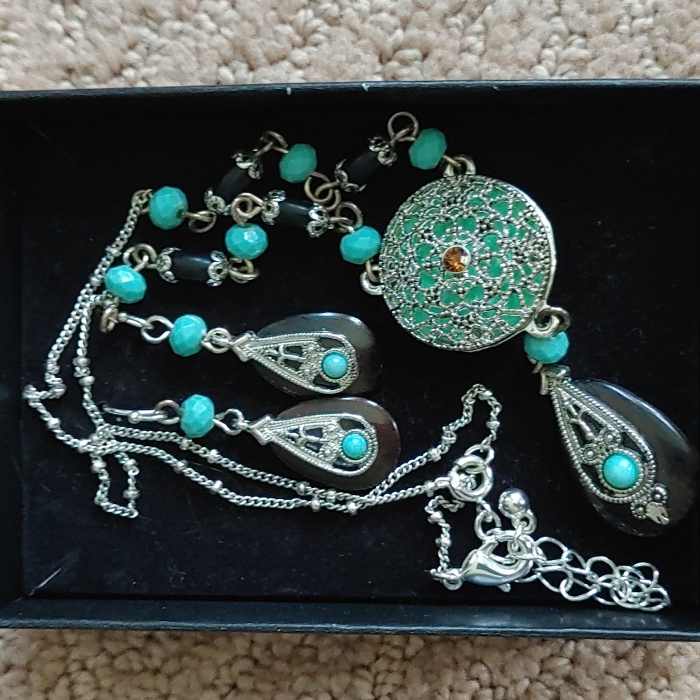 Vintage Avon Turquoise Teal Cabochon Filigree Statement Necklace Earring Set